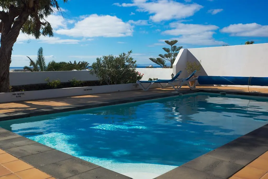 Villa Corona Puerto del Carmen  0*, Puerto del Carmen (Lanzarote)